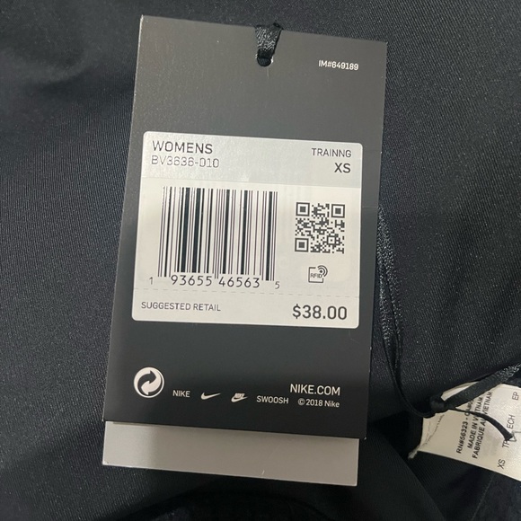 SOLD-Nike NWT Swoosh Sports Bra - Picture 2 of 4